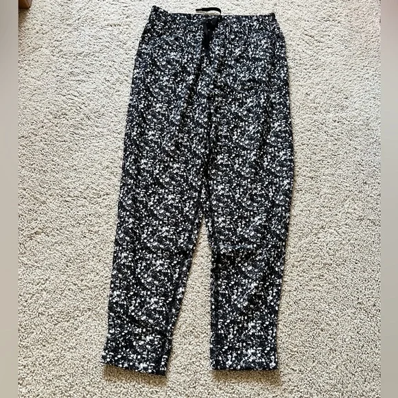 Lululemon Jet Crop - Picture 3 of 6